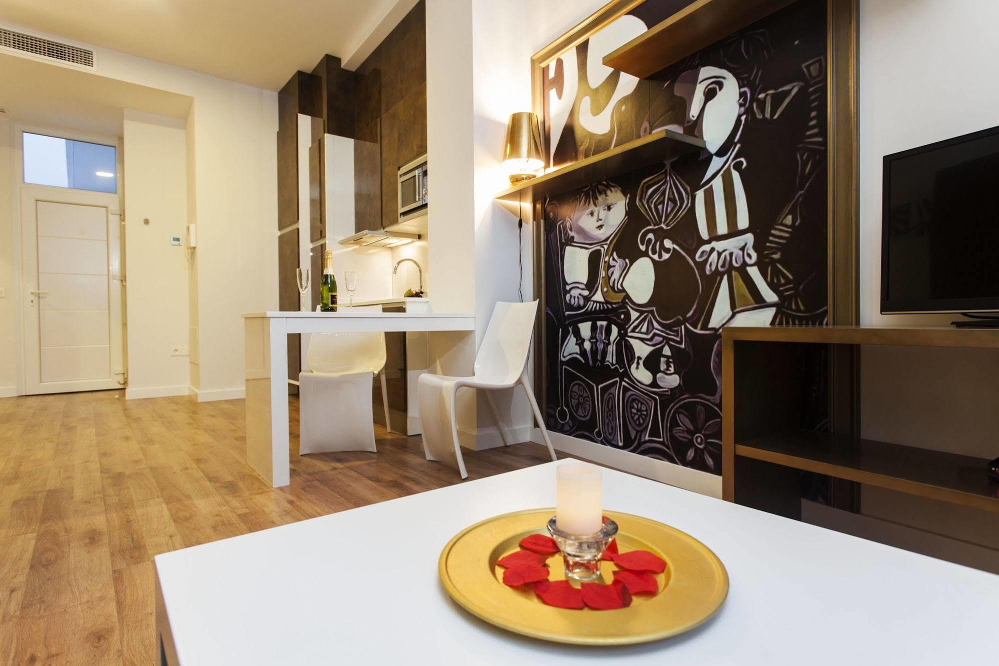 Picasso Suites Malaga Bagian luar foto